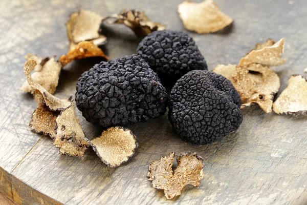 20250526102851 26.05.25 truffe depositphotos 54262419 stock photo expensive rare black truffle mushroom